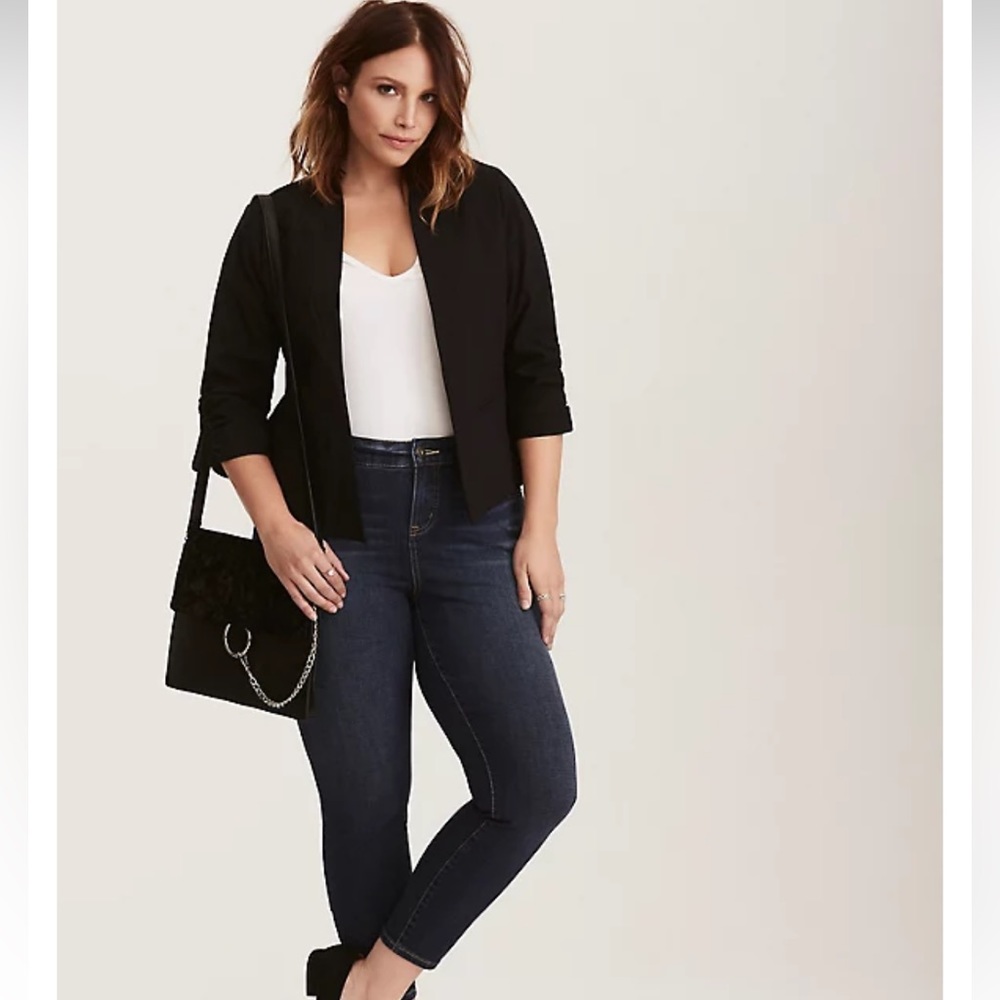 EUC Torrid PREMIUM STRETCH HIGH RISE CURVY SKINNY JEAN in size 20R